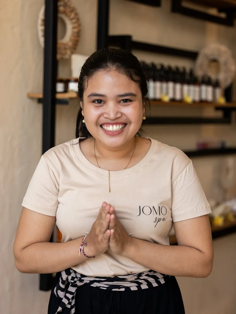A smiling JOMO therapist